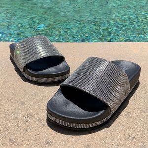NEW Rhinestone Open Toe Flat Platform Slide Sandal. Size 6.5